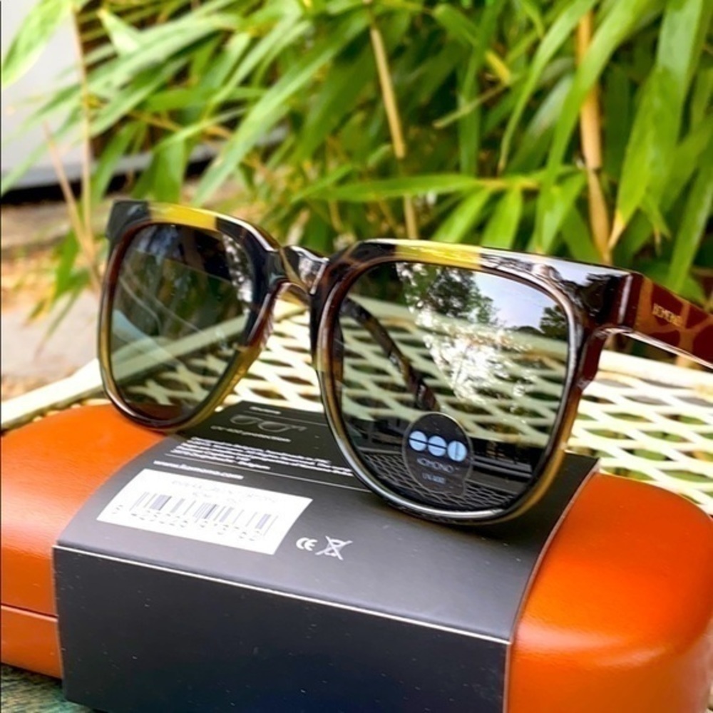 KOMONO Riviera Green Tortoise Sunglasses NEW - Picture 10 of 16